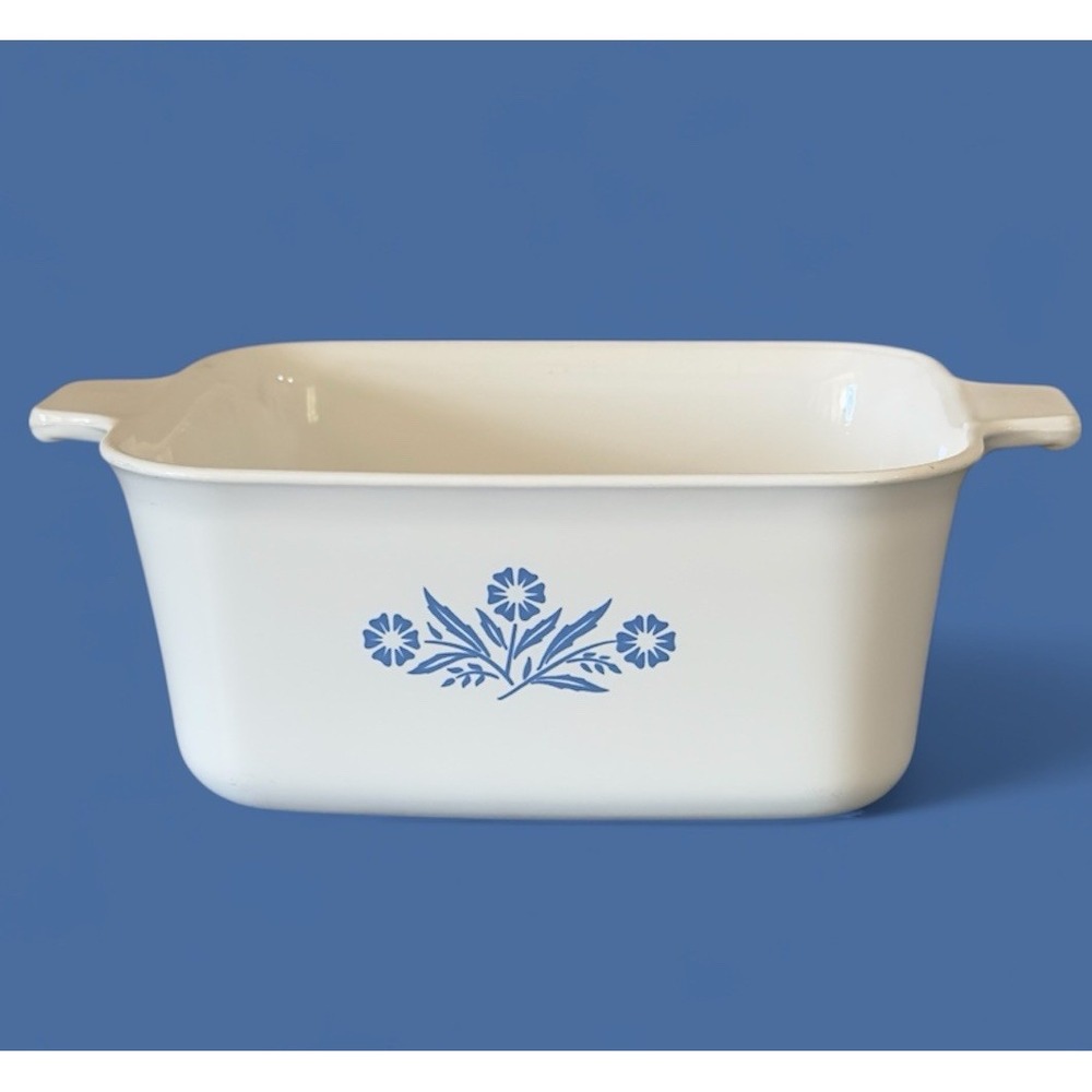 Vintage Corning Ware Rectangle Loaf Casserole Blue‎ Cornflower P-4-B  1.5 quart